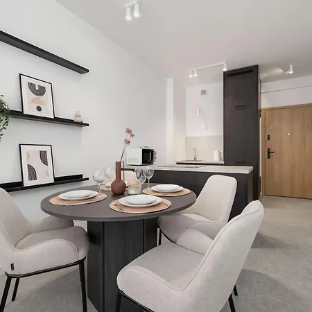 Eleganckie Z Parkingiem W Centrum Katowic Przy Rynku By Renters Apartament
