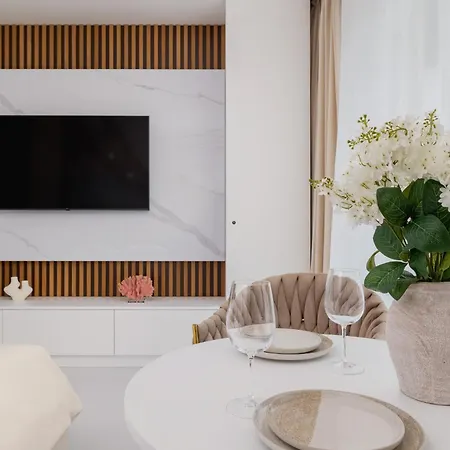 Eleganckie Z Parkingiem W Centrum Katowic Przy Rynku By Renters *