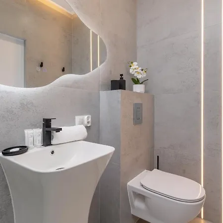 Apartament Eleganckie Z Parkingiem W Centrum Katowic Przy Rynku By Renters *