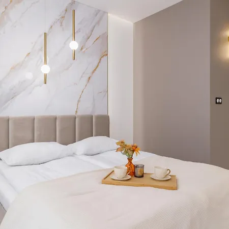 Eleganckie Z Parkingiem W Centrum Katowic Przy Rynku By Renters Apartament